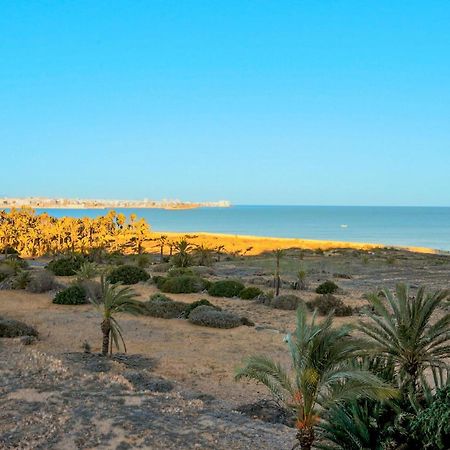 Awesome Apartment In Torrevieja With Kitchen Exterior foto