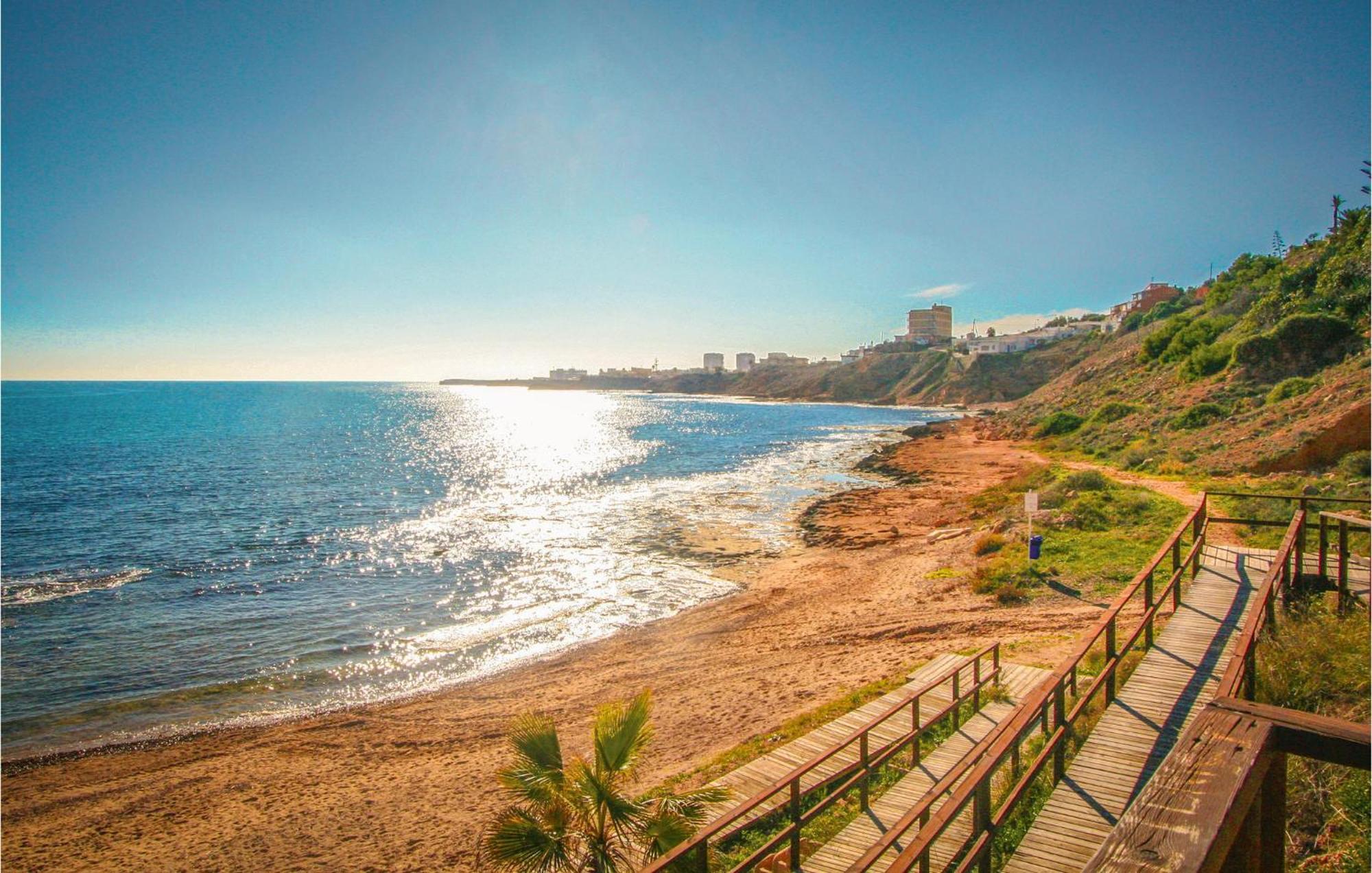 Awesome Apartment In Torrevieja With Kitchen Exterior foto